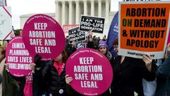 Groups in favor of abortion argue that the Louisiana law would severely restrict access to the practice and lead to the closure of two of the three remaining abortion clinics in the southern state