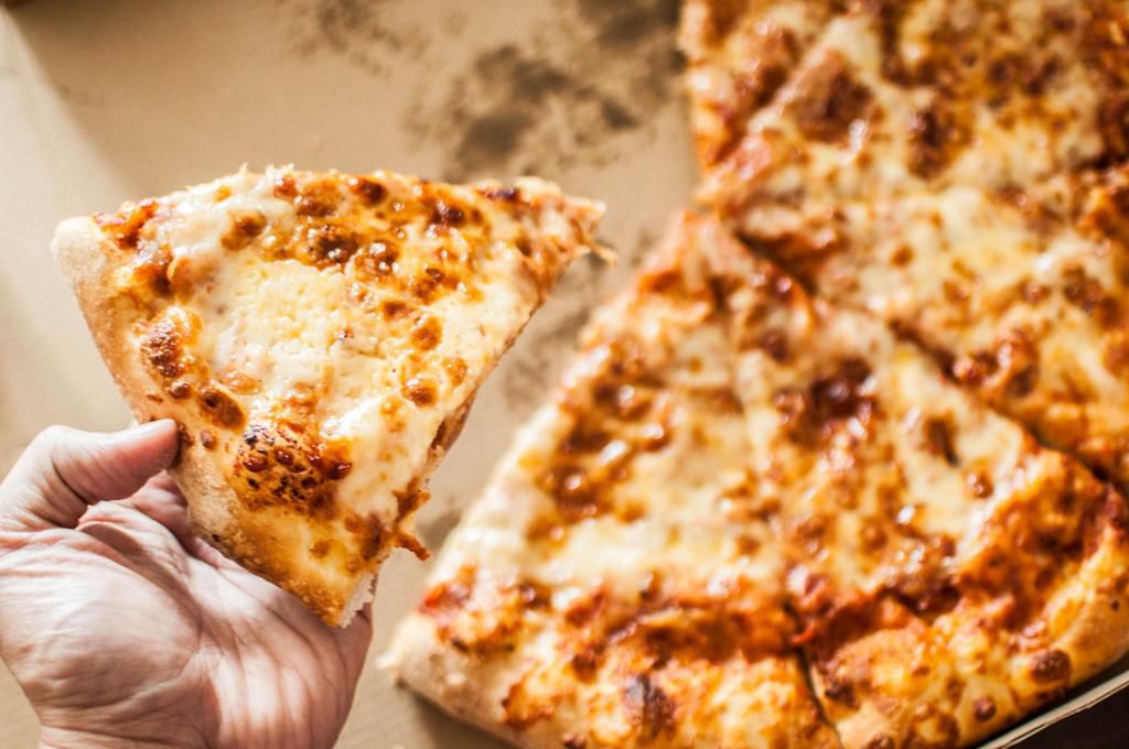 Cheese-flavored Pizza