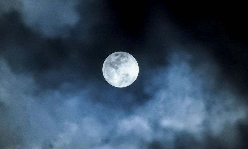 The New Moon In Scorpio Is Here To Shake Things Up