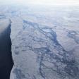 La banquise au nord-ouest de la côte du Groenland, photographiée depuis un avion de la Nasa le 30 mars 2017 dans le cadre de l'opération IceBridge