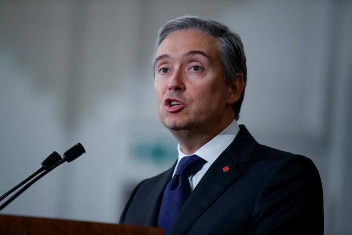 Canadian Minister of Foreign Affairs Francois-Philippe Champagne has spoken with his Iranian counterpart, Mohammad Javad Zarif, about the black boxes of the downed airliner