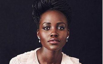 Lupita Nyong’o and mother bag distinguished award