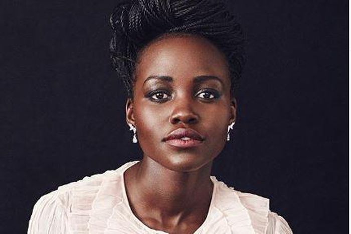Lupita Nyong’o and mother bag distinguished award