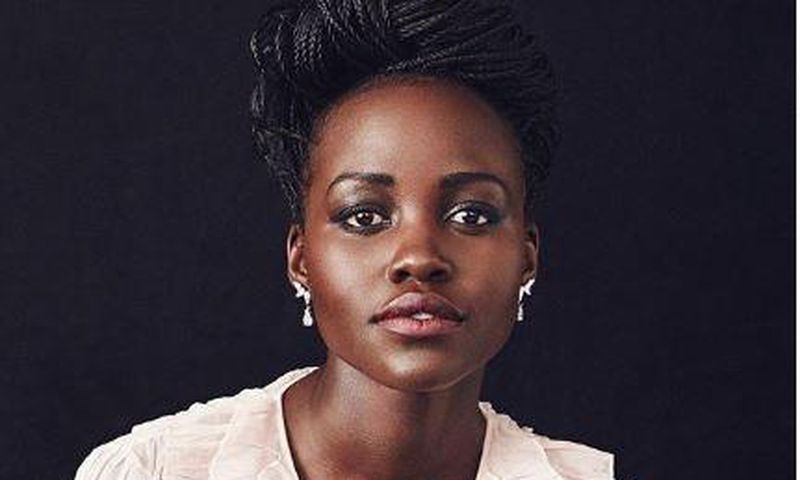 Lupita Nyong’o and mother bag distinguished award