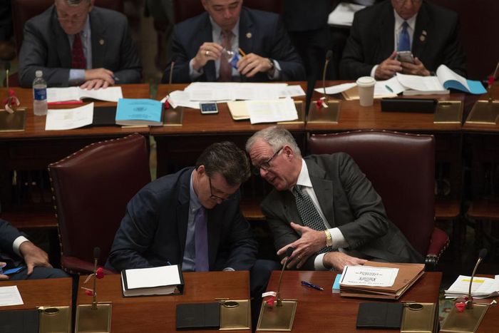 GOP Senators Flood the Exits in N.Y., and Party Woes Deepen