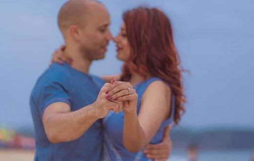 Eve D'Souza surprises her with romantic engagement on the beach in India [Photos]