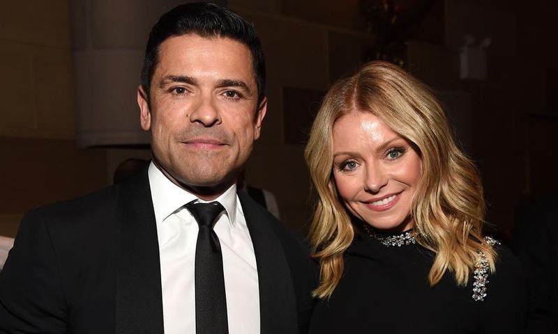Kelly Ripa Claps Back At Instagram Troll