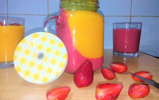 #RecipeWithAPulseliveTwist: 3-in-1 mango, strawberry, green breakfast smoothie