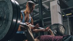 How To Be The Ultimate Gym Spotter