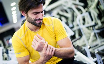 2 Ways to Bounce Back from a Sprained Wrist