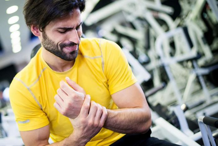 2 Ways to Bounce Back from a Sprained Wrist