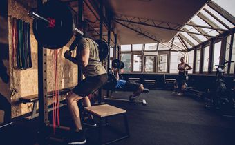 Build a Strong Lower Body With Safety Bar Squats