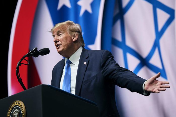 Trump to Sign Order Targeting Anti-Semitism on College Campuses