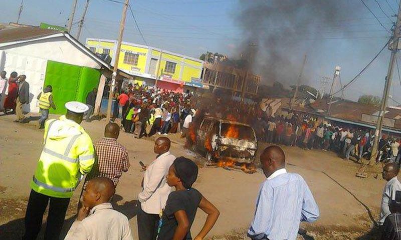 2 killed in grisly accident as angry crowd sets vehicle on fire