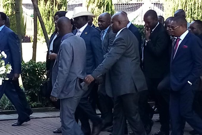 ODM Leader Raila Odinga views Mzee  Daniel arap Moi's body in unique style