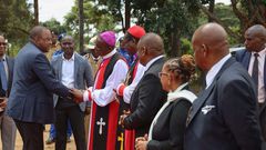 Awkward moment as Kandara MP Alice Wahome lectures President Uhuru Kenyatta against using police to intimidate rivals