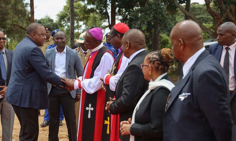 Awkward moment as Kandara MP Alice Wahome lectures President Uhuru Kenyatta against using police to intimidate rivals