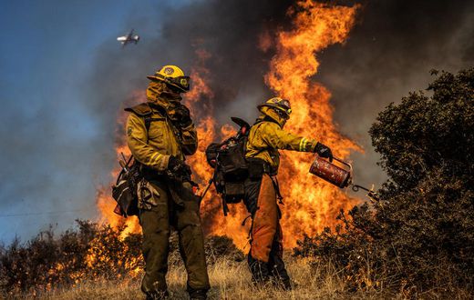 PG&E to Shut Off Power for Nearly 1M Customers as Californians Flee Fires
