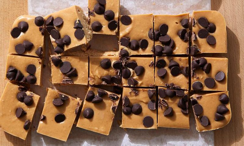5-Ingredient Chocolate-Peanut Butter Freezer Fudge