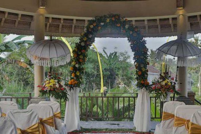 MP weds longtime girlfriend in a colourful event [Video]