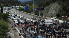 Protesters blocked the AP7 highway