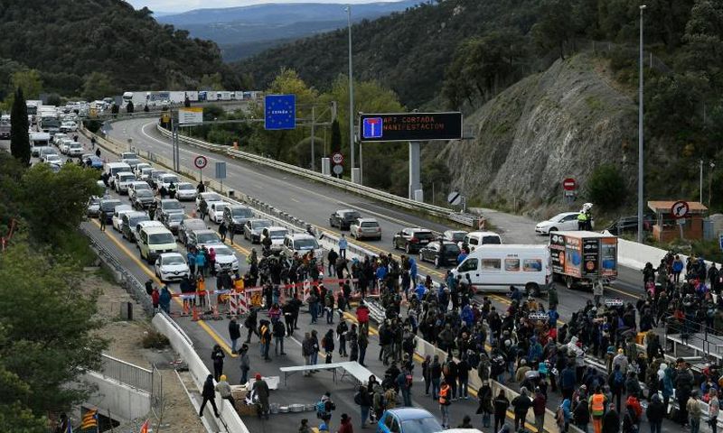 Protesters blocked the AP7 highway