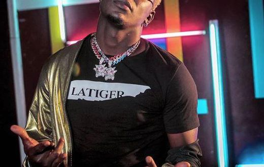 Tafadhali heshimu huyo mama – Willy Paul to artistes living off older women