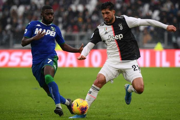 Germany midfielder Emre Can (R) has signed for Borussia Dortmund from Juventus