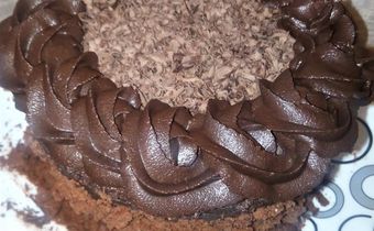 #RecipeWithAPulseliveTwist: Decadent Chocolate Fudge Cake with dark Chocolate Ganache