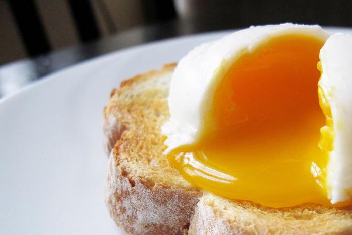 Dr. Pimple Pops the 'Yolk' of a 'Poached Egg' Cyst