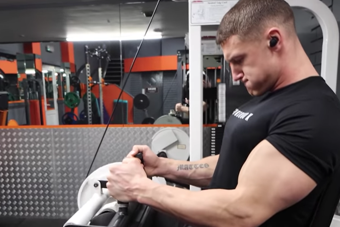 Watch This Bodybuilder Train Like The Rock