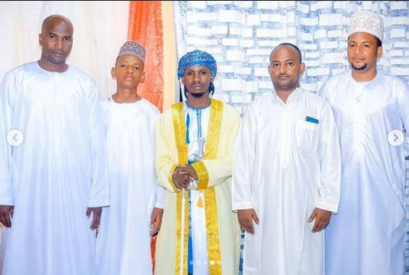 Diamonds producer weds in colorful wedding (photos)
