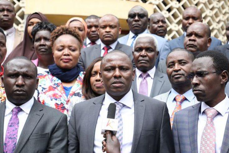 File image of Kikuyu MP Kimani Ichung’wa (centre) flanked by other MPs allied to the Tangatanga outfit