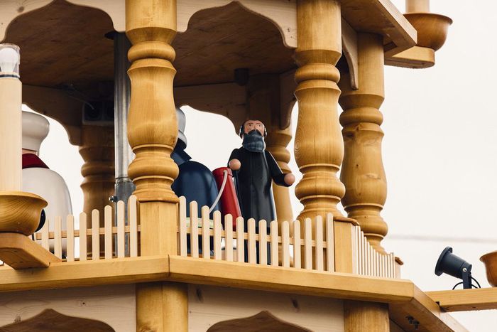 Christmas Pyramid Lights Up Alabama City