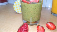 #RecipeWithAPulseliveTwist: 3-in-1 mango, strawberry, green breakfast smoothie