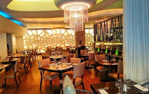 A photo of a restaurant
