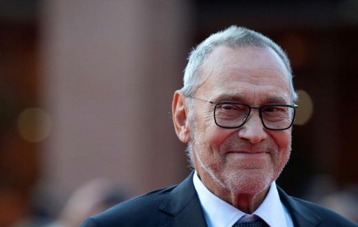 Russian director Andrei Konchalovsky is urging his fans to make short videos for a project he has called 'Quarantine Russian Style'