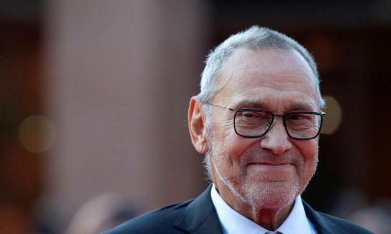 Russian director Andrei Konchalovsky is urging his fans to make short videos for a project he has called 'Quarantine Russian Style'