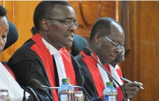 File image of CJ David Maraga (Middle) addressing the press flanked by other Supreme court judges
