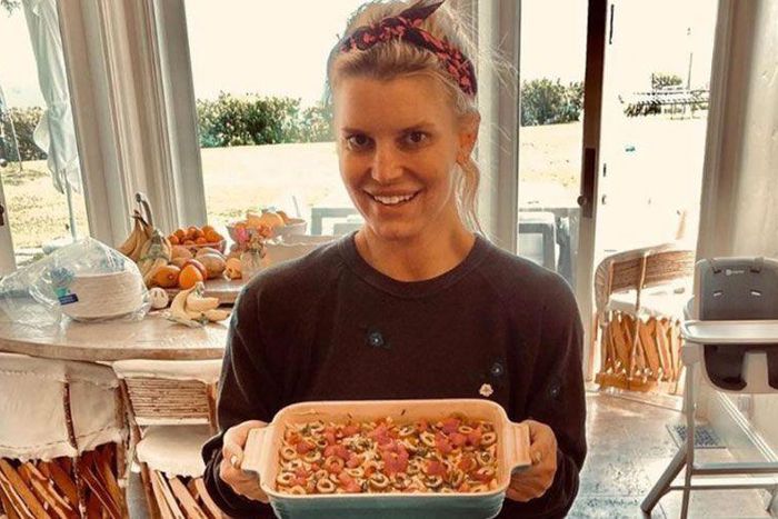 Jessica Simpson Looks Amazing Without Makeup