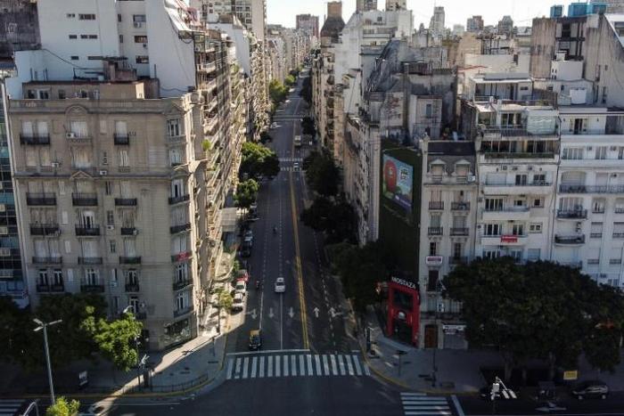 Argentina has gone into nationwide lockdown, but that didn't stop one couple, who organized a virtual wedding