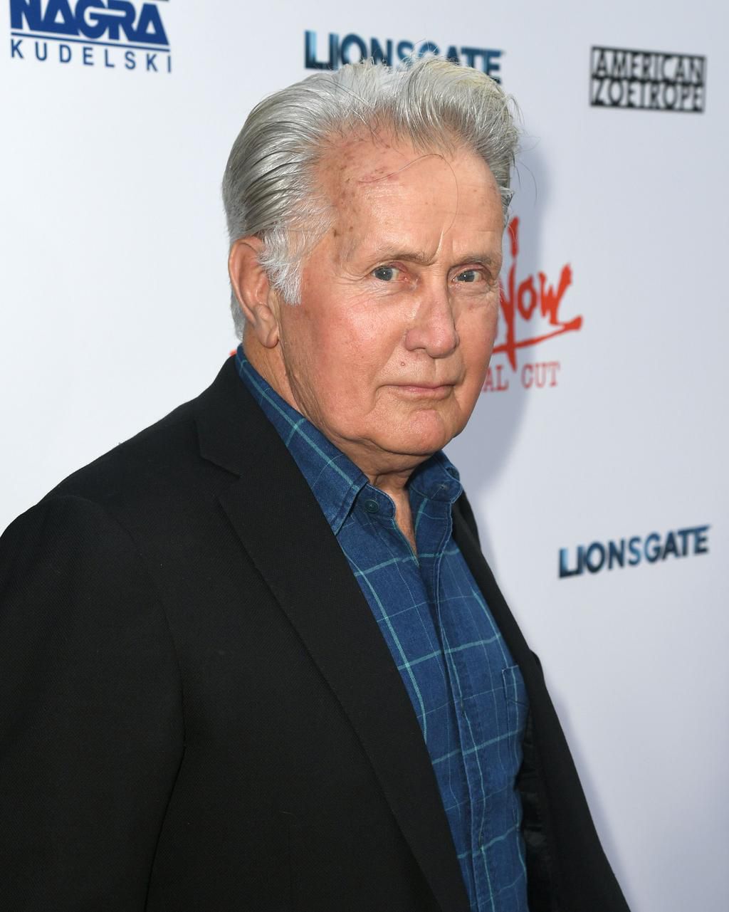 40 Photos of The West Wing Cast Then and Now