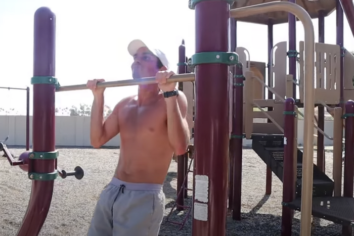 A Distance Runner Tried the Murph Workout