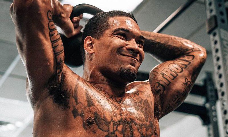 James Conner Looks Shredded in New Training Pics