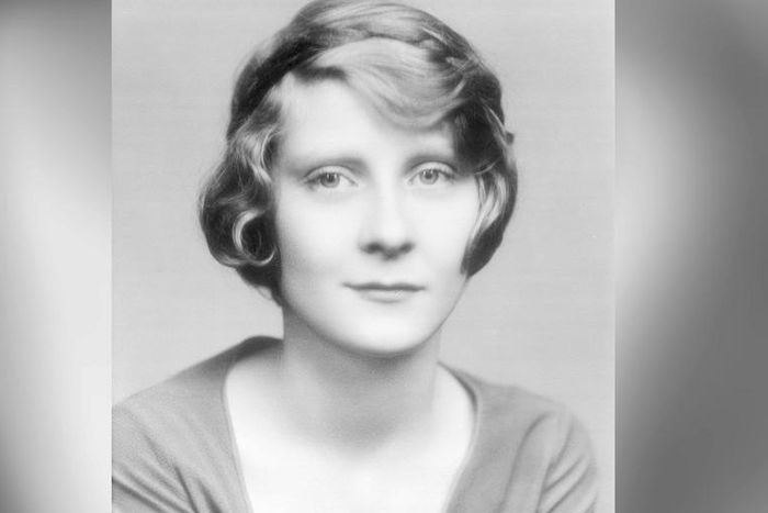 Who Is The Real Peg Entwistle From 'Hollywood'?