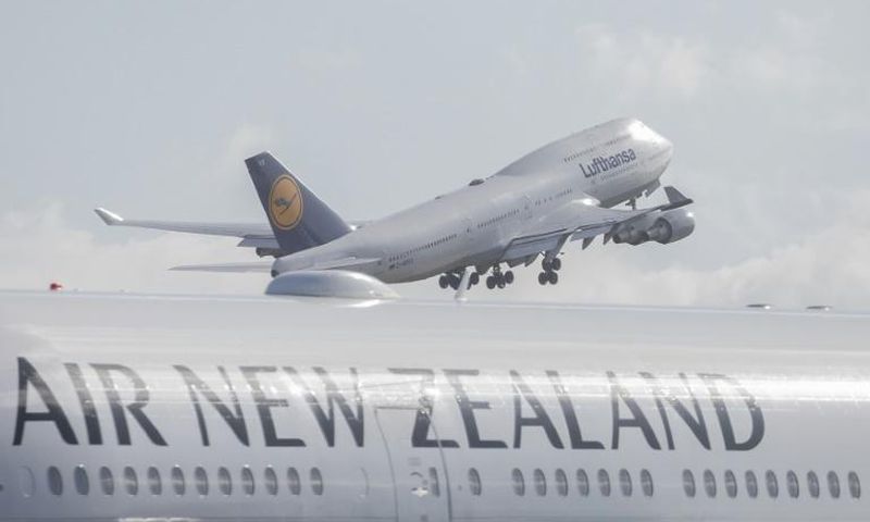 Air New Zealand has put a three-week freeze on new bookings