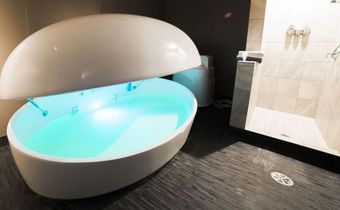 ‘I Tried Float Therapy And Walked Out Stress-Free’