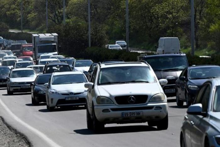 Escaping the lockdown:Part of Wednesday's exodus from Tbilisi