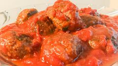 Recipe with a Pulselive twist: How to make Meatballs in tomato sauce