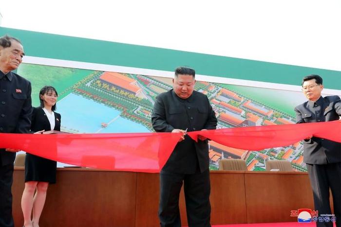 After weeks of rumours that North Korean leader Kim Jong Un was seriously ill or even dead, state media published photos showing him in public